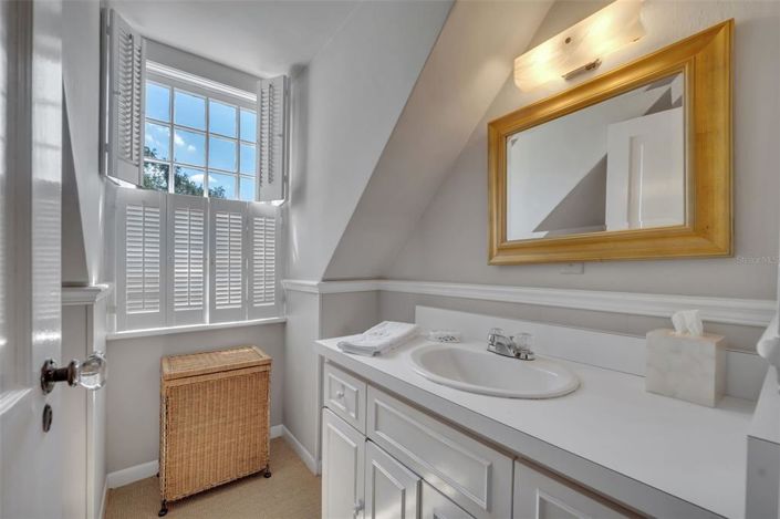 Image No.38-6 Bed House for sale