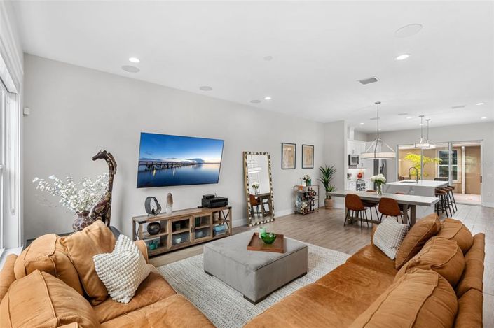 Image No.4-3 Bed Townhouse for sale