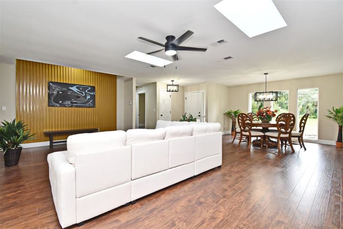 Image No.12-4 Bed House for sale