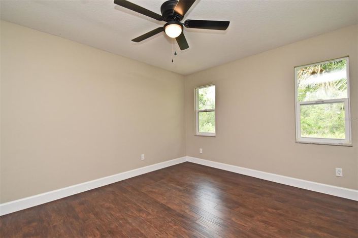 Image No.43-4 Bed House for sale