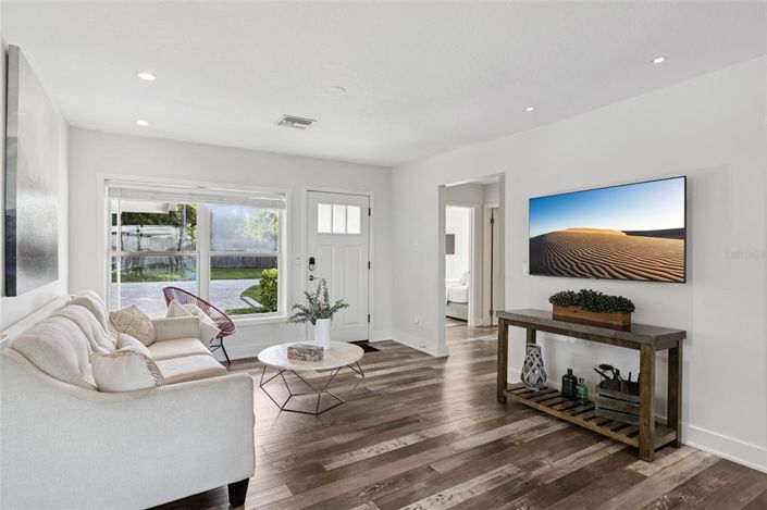 Image No.14-2 Bed House for sale