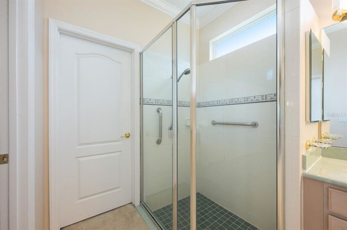 Image No.16-5 Bed House for sale