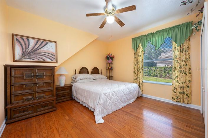 Image No.18-5 Bed House for sale