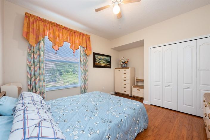 Image No.19-5 Bed House for sale