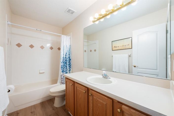 Image No.24-5 Bed House for sale