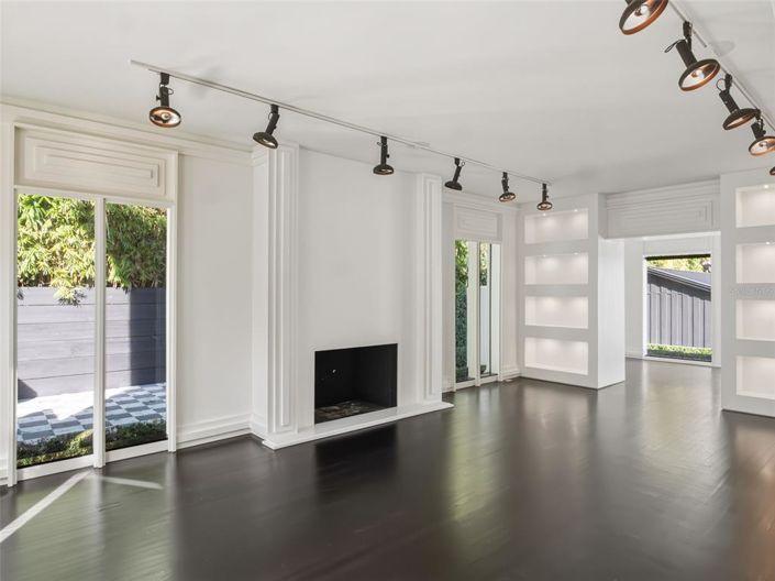 Image No.12-4 Bed House for sale