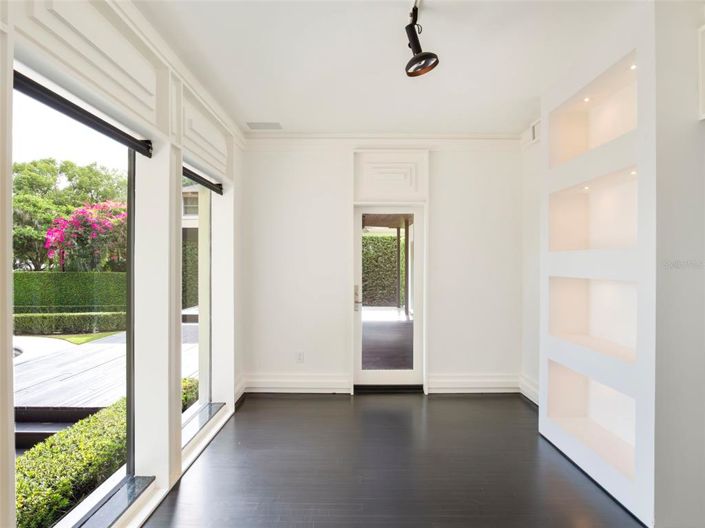 Image No.15-4 Bed House for sale