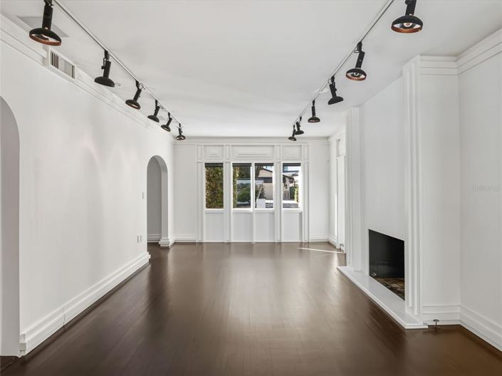 Image No.16-4 Bed House for sale