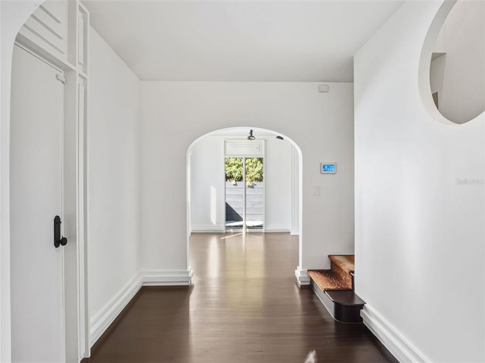 Image No.18-4 Bed House for sale