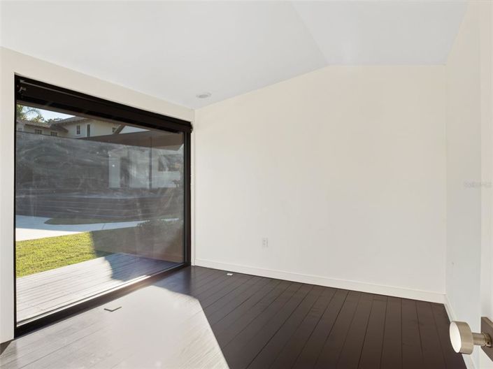 Image No.40-4 Bed House for sale