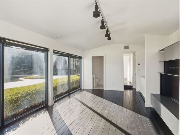 Image No.43-4 Bed House for sale