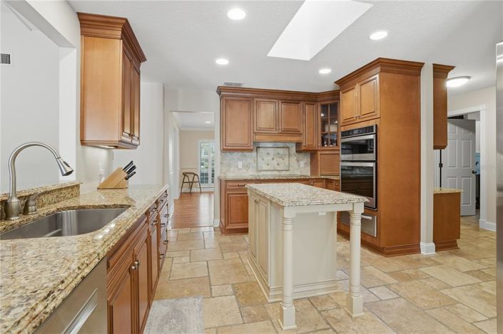 Image No.10-5 Bed House for sale