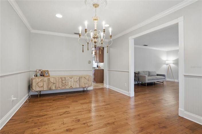 Image No.17-5 Bed House for sale