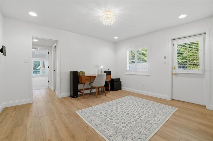 Image No.18-5 Bed House for sale