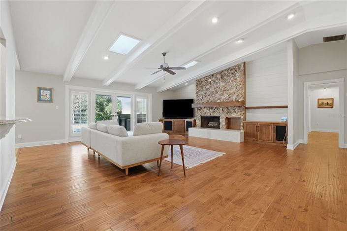 Image No.4-5 Bed House for sale