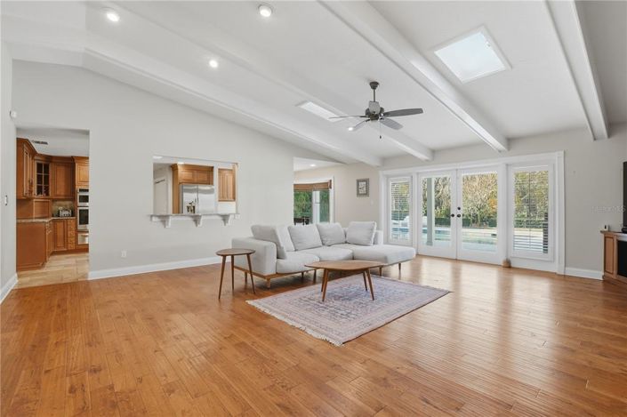 Image No.5-5 Bed House for sale