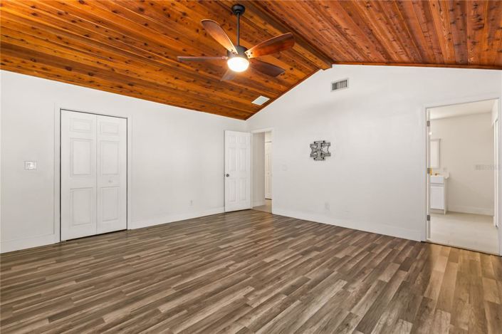 Image No.19-4 Bed House for sale