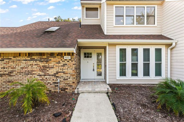 Image No.2-4 Bed House for sale