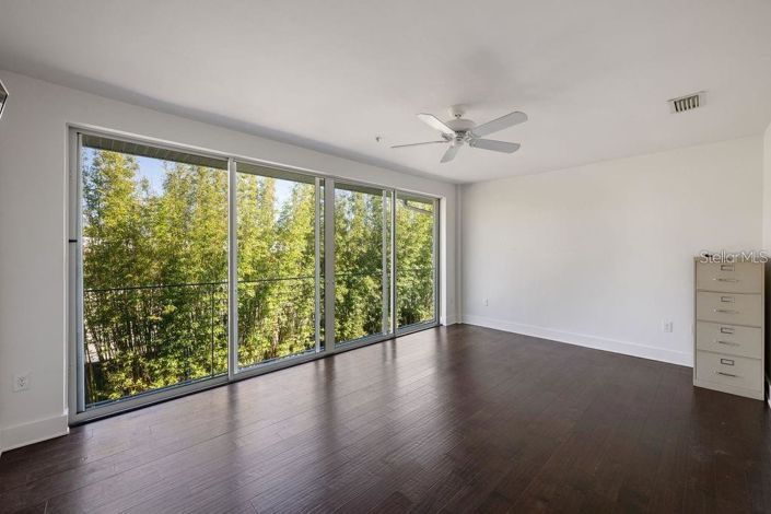 Image No.14-4 Bed Townhouse for sale