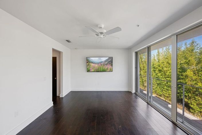 Image No.15-4 Bed Townhouse for sale