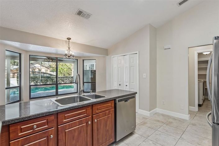 Image No.12-Maison de 4 chambres à vendre à Saint John