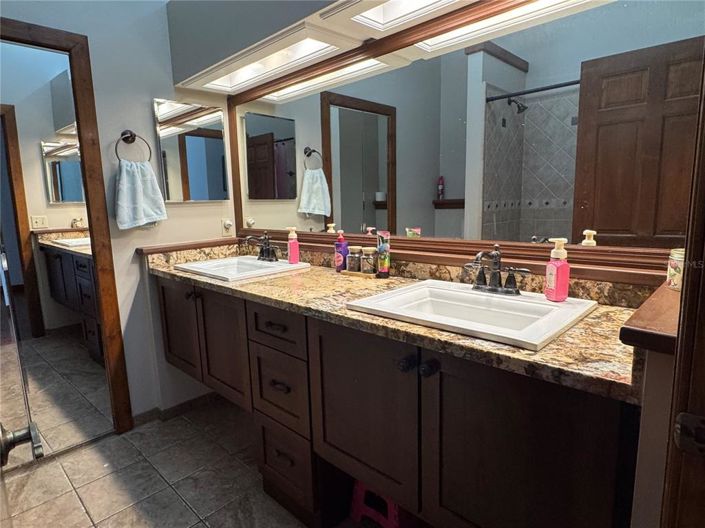 Image No.17-4 Bed House for sale