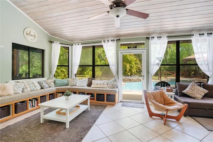 Image No.21-4 Bed House for sale