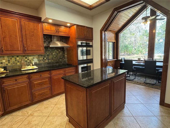 Image No.9-4 Bed House for sale