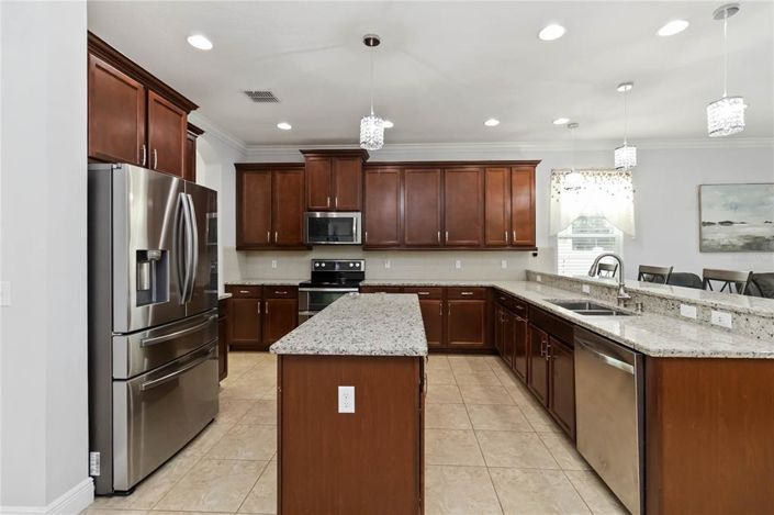 Image No.12-5 Bed House for sale