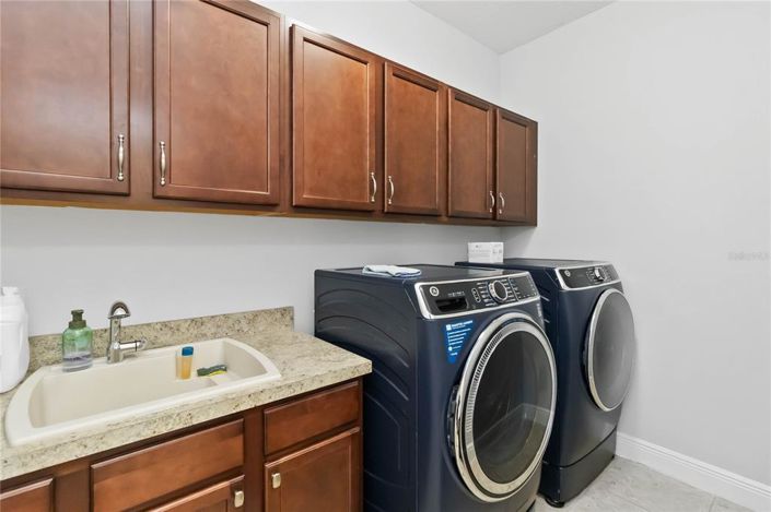 Image No.17-5 Bed House for sale