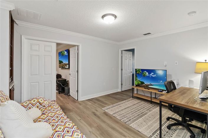 Image No.33-5 Bed House for sale