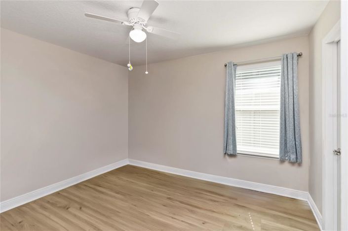 Image No.38-5 Bed House for sale