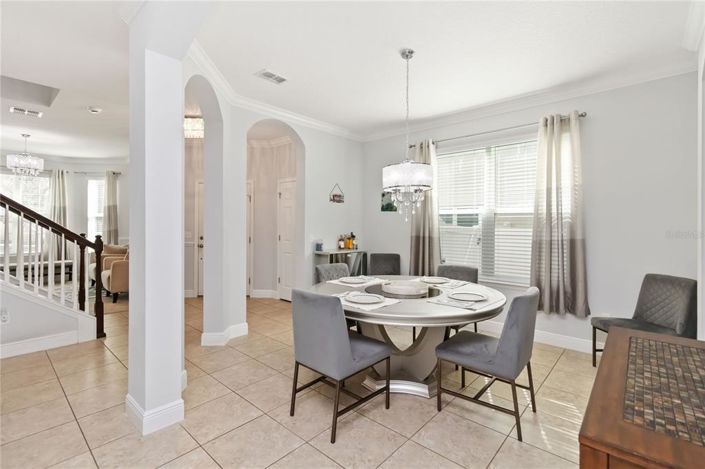 Image No.9-5 Bed House for sale