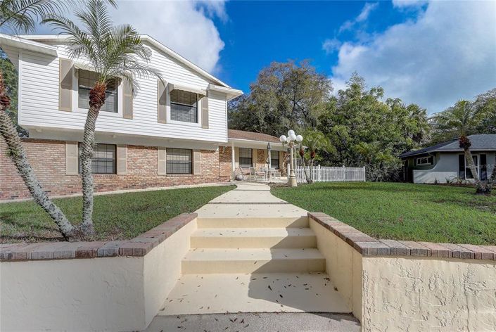 Image No.3-4 Bed House for sale