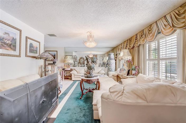 Image No.55-4 Bed House for sale