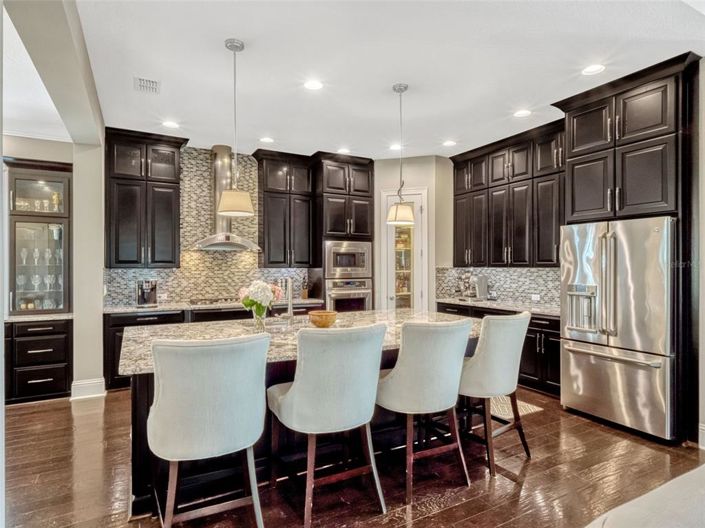 Image No.17-5 Bed House for sale