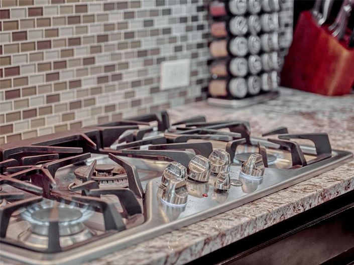 Image No.18-5 Bed House for sale