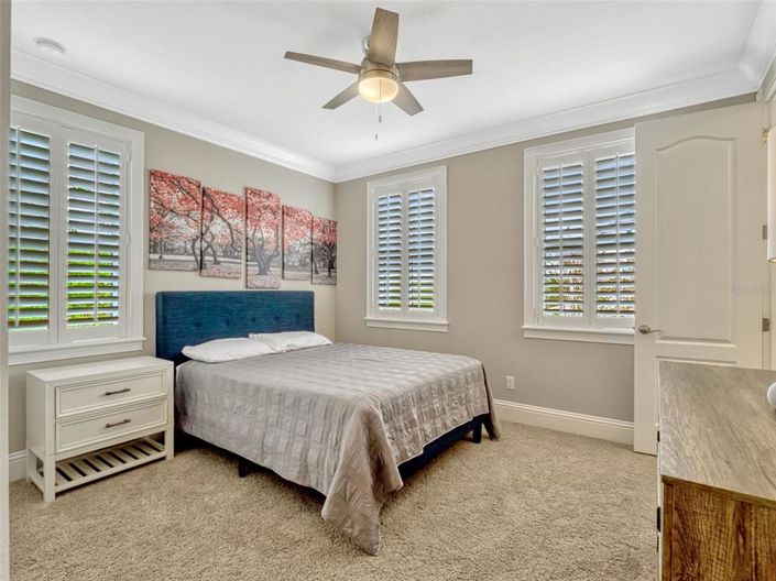 Image No.36-5 Bed House for sale