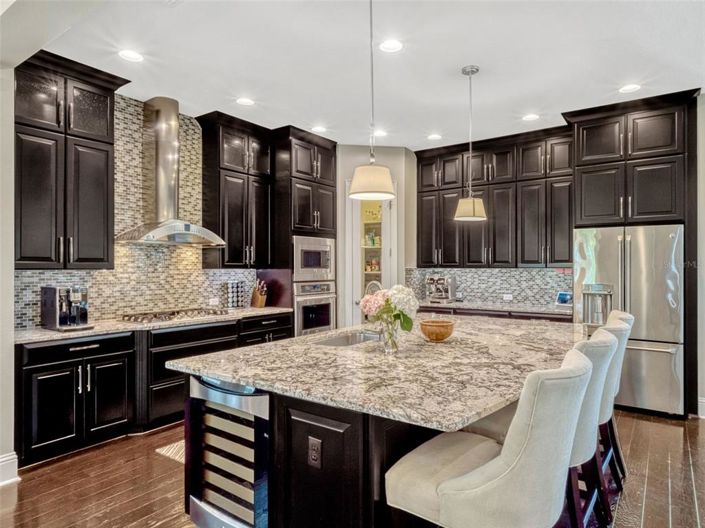 Image No.4-5 Bed House for sale