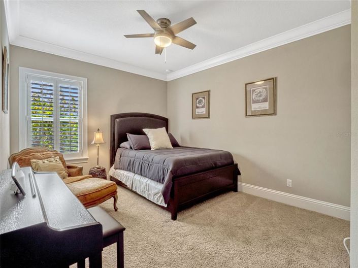 Image No.40-5 Bed House for sale