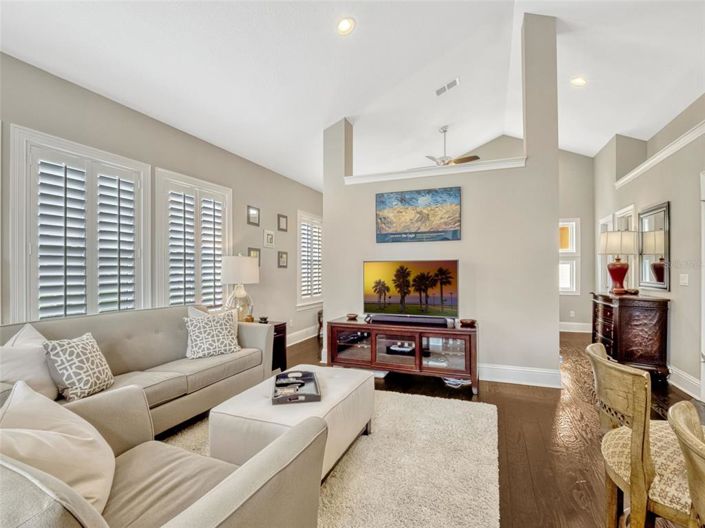 Image No.44-5 Bed House for sale