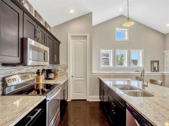 Image No.46-5 Bed House for sale