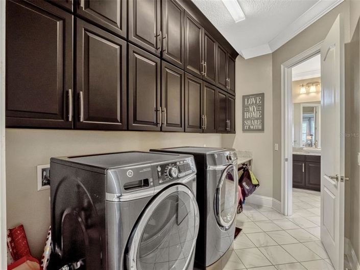 Image No.51-5 Bed House for sale