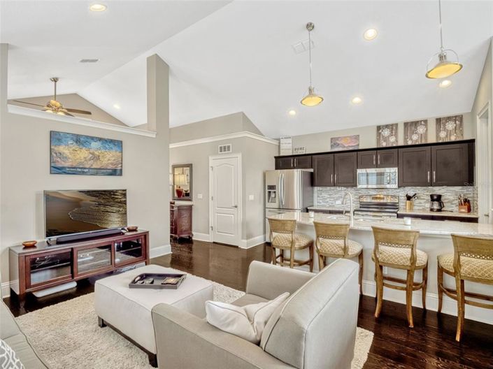 Image No.6-5 Bed House for sale