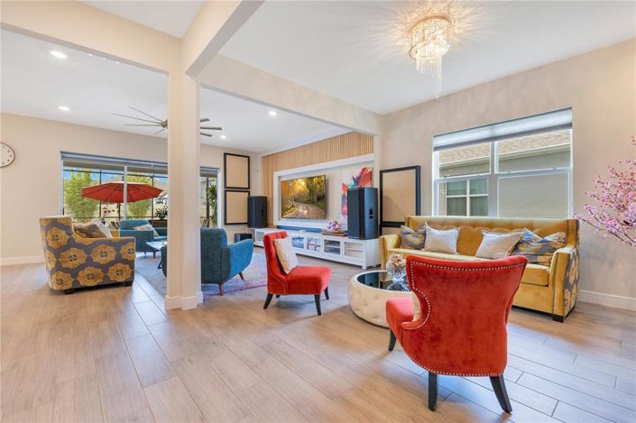 Image No.12-5 Bed House for sale