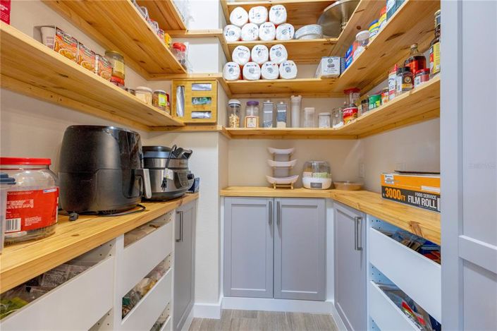 Image No.27-5 Bed House for sale