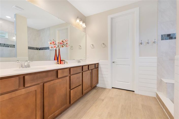 Image No.37-5 Bed House for sale