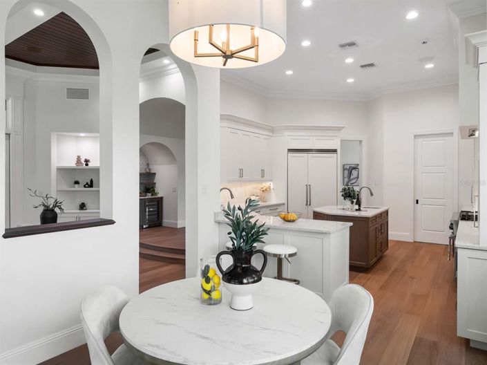 Image No.17-5 Bed House for sale