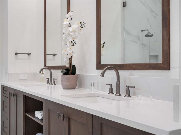 Image No.22-5 Bed House for sale