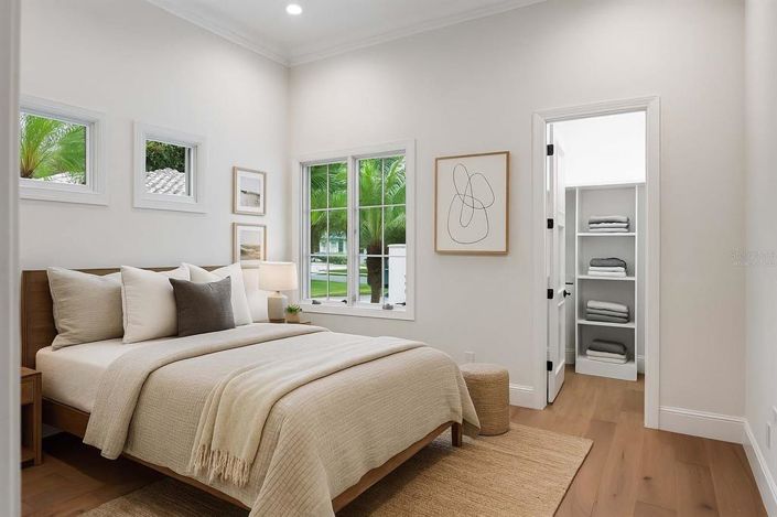 Image No.27-5 Bed House for sale